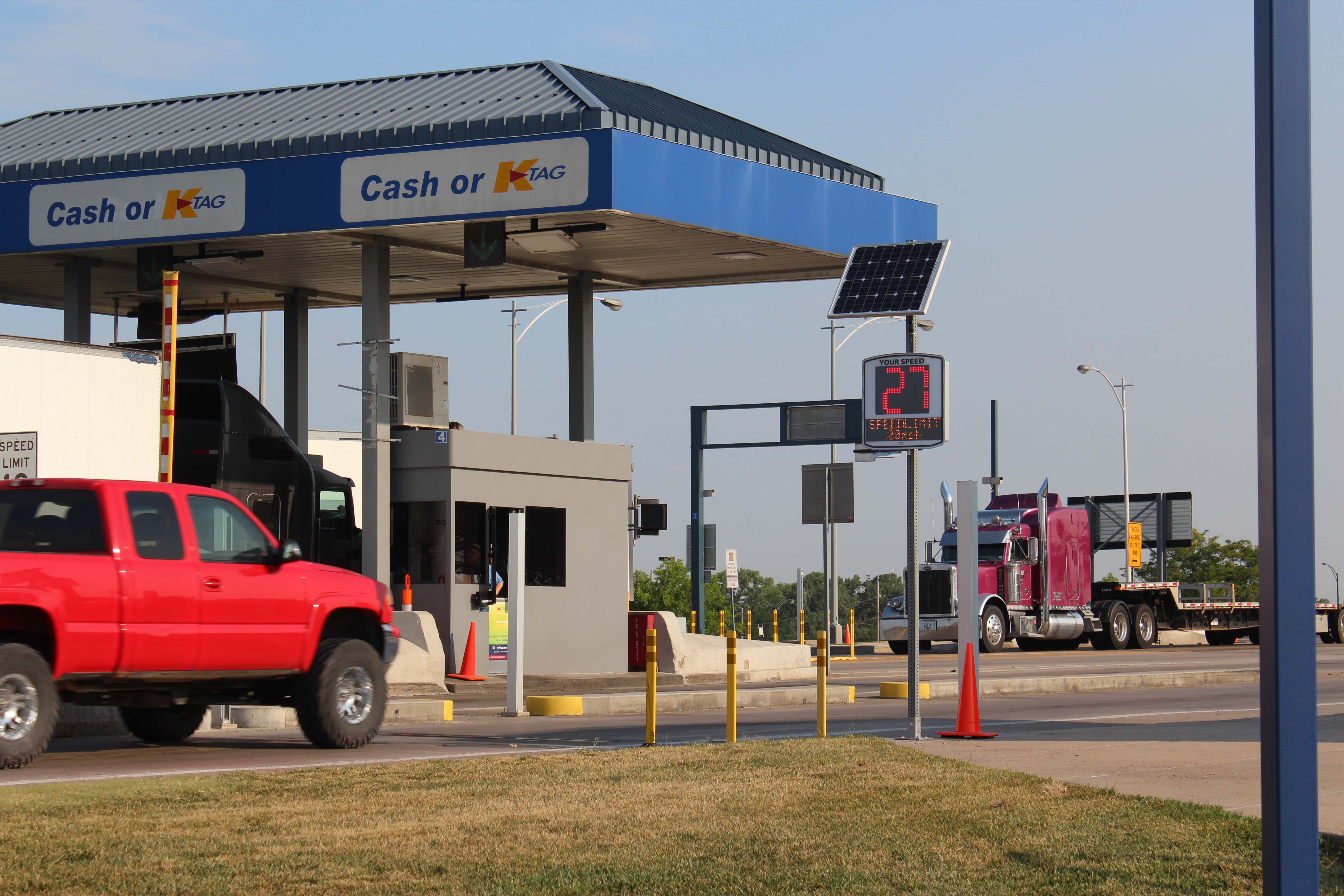 A EVOLIS radar speed sign installed in Gas Station