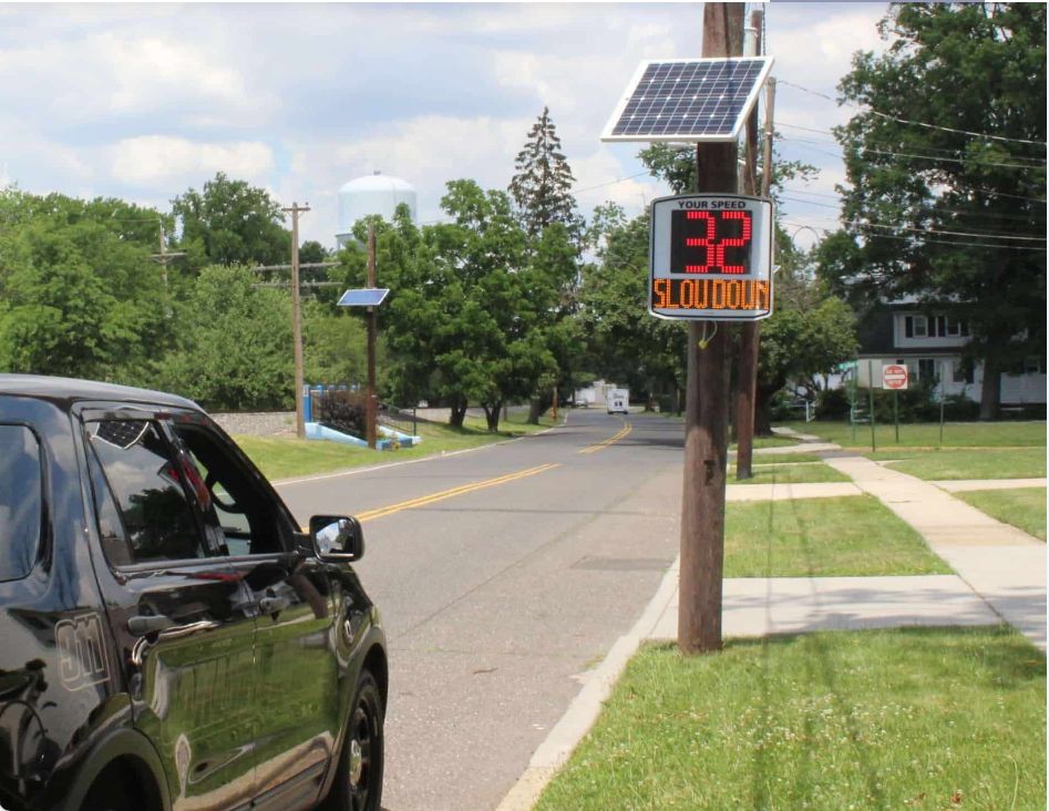 EVOLIS_Radar_Speed_Sign_Installation_Neighborhood